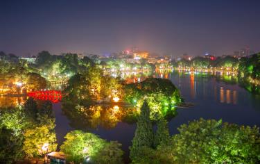 Hồ Gươm - một trong những địa điểm tổ chức họat động biểu diễn
 nghệ thuật phục vụ nhân dân dịp 61 năm Ngày Giải phóng Thủ đô. 
