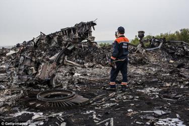 Hiện trường nơi MH17 bị rơi.