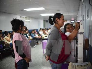 Phụ nữ mang thai kiểm tra sức khỏe tại Guatemala.