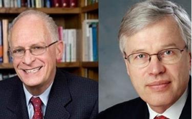 Giáo sư Oliver Hart (trái) và giáo sư Bengt Holmstrom, hai chủ nhân của giải thưởng Nobel Kinh tế 2016.
