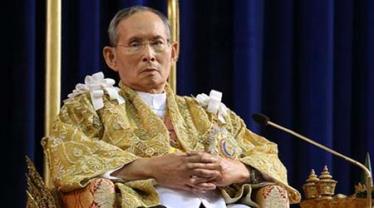 Vua Thái Lan, Bhumibol Adulyadej qua đời ở tuổi 88. Ông là nhà vua có thời gian trị vì lâu nhất thế giới.
