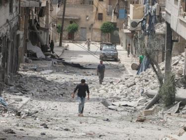 Khung cảnh hoang tàn ở Aleppo sau những đợt không kích.
