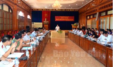 Đồng chí Tạ Văn Long - Ủy viên Ban Thường vụ Tỉnh ủy, Phó Chủ tịch Thường trực UBND tỉnh phát biểu tại Hội nghị.
