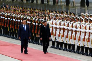 Chủ tịch Tập Cận Bình đón tiếp trọng thể Tổng thống Rodrigo Duterte tại Bắc Kinh, Trung Quốc hôm 20/10.