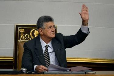 Chủ tịch Quốc hội Venezuela, ông Henry Ramos Allup, chủ trì phiên họp bất thường tại Caracas ngày 23-10-2016.