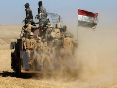 Binh sỹ Iraq trong chiến dịch truy quét IS tại Qayyarah, Mosul ngày 20/10.