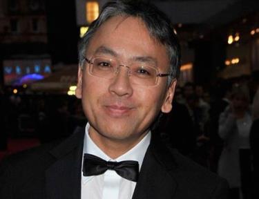 Nhà văn người Anh gốc Nhật Kazuo Ishiguro.