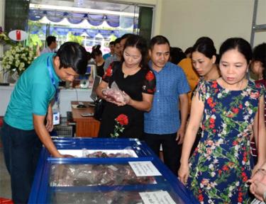 Sản phẩm thịt lợn của Công ty TNHH Đầm Mỏ được cấp giấy chứng nhận bảo đảm ATVSTP.