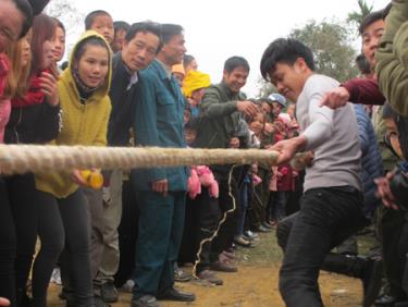 Người dân sôi nổi cổ vũ vận động viên thi đấu tại các giải thể thao quần chúng.