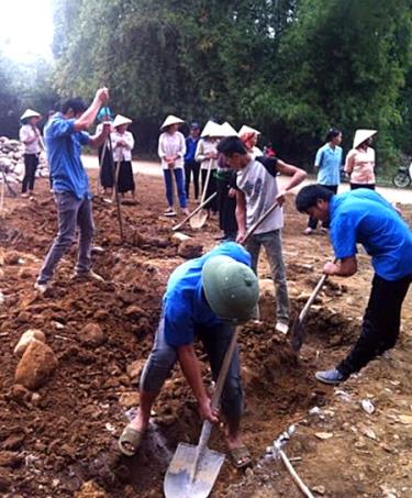 Tuổi trẻ xã Phù Nham khởi công xây dựng “Nhà nhân ái” cho gia đình anh Lương Văn Tinh - hộ có hoàn cảnh đặc biệt khó khăn của xã.