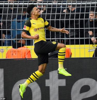 Jadon Sancho tiếp tục tỏa sáng nhưng Dortmund lại đứt mạch thắng.