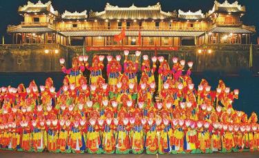 Biểu diễn Nhã nhạc tại Festival Huế