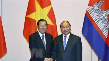 Thủ tướng Nguyễn Xuân Phúc và Thủ tướng Vương quốc Campuchia Samdech Techo Hun Sen sang dự Lễ Quốc tang nguyên Chủ tịch nước Lê Đức Anh.