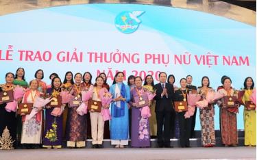 Lễ trao Giải thưởng Phụ nữ Việt Nam năm 2020.