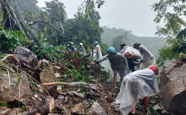 Sạt lở ta luy tại khu vực Ba Khuy, tuyến đường Đại Sơn - Nà Hẩu, huyện Văn Yên.