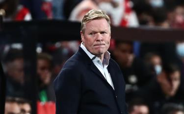 HLV Koeman chính thức bị Barca sa thải.