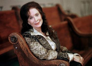 Bà Loretta Lynn qua đời ở tuổi 90.
