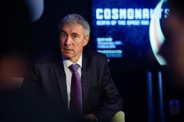 Ông Sergei Krikalev phát biểu tại một cuộc họp báo ở London (Anh).