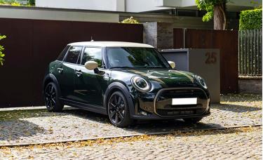 MINI Cooper S 5-Cửa Resolute Edition giá 2,3 tỷ đồng.