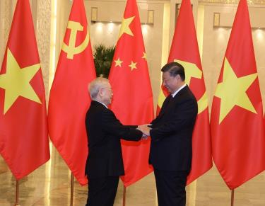 Tổng Bí thư, Chủ tịch Trung Quốc Tập Cận Bình đón Tổng Bí thư Nguyễn Phú Trọng trong chuyến thăm Trung Quốc hồi tháng 10/2022. Ảnh: TTXVN