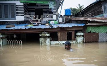 Cảnh ngập lụt sau những trận mưa lớn tại vùng Bago, miền Nam Myanmar, ngày 12/8/2023.