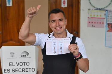 Ông Daniel Noboa bỏ phiếu trong cuộc bầu cử Tổng thống vòng 2 tại tỉnh Santa Elena.