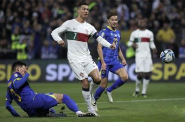 Ronaldo tiếp tục ghi bàn cho đội tuyển Bồ Đào Nha.