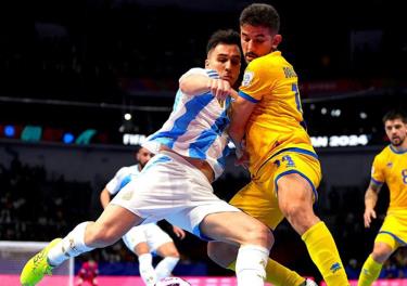 Tuyển futsal Argentina có chiến thắng 6-1 trước Kazakhstan để vào bán kết FIFA futsal World Cup 2024.