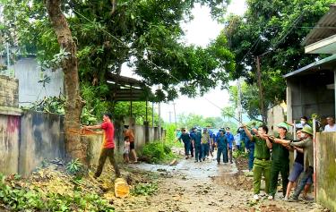 MTTQ huyện Văn Yên phát động phong trào dịch rào hiến đất góp phần xây dựng nông thôn mới