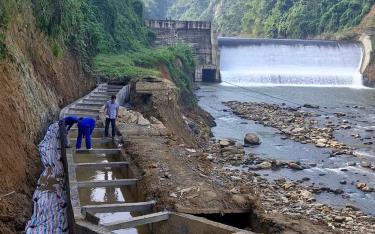 Công ty TNHH Tân Phú phối hợp với chính quyền các địa phương triển khai khắc phục, sửa chữa các công trình thủy lợi bị ảnh hưởng sau thiên tai





