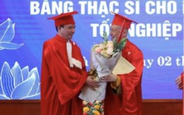 Ông Vương Tấn Việt nhận bằng tiến sĩ tại Đại học Luật Hà Nội