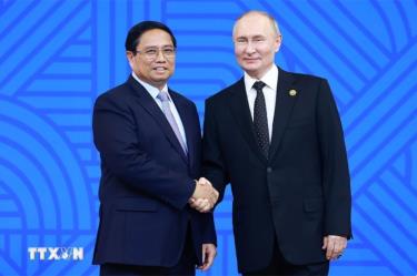 Tổng thống Liên bang Nga Vladimir Putin, Chủ tịch Nhóm BRICS năm 2024 đón Thủ tướng Phạm Minh Chính.