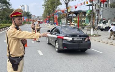 Lực lượng CSGT Yên Bái chủ động triển khai quyết liệt các biện pháp, tăng cường tuần tra kiểm soát, góp phần bảo đảm trật tự, an toàn giao thông.