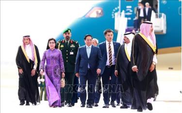 Lễ đón Thủ tướng Phạm Minh Chính và Phu nhân tại Sân bay quốc tế King Khalid, thủ đô Riyadh, Vương quốc Saudi Arabia.
