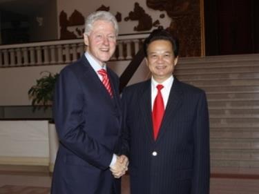 Thủ tướng Nguyễn Tấn Dũng tiếp cựu Tổng thống Hoa Kỳ Bill Clinton.