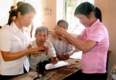 Lớp đào tạo nghề điện dân dụng đã giúp các học viên nắm được kiến thức cơ bản về sửa chữa điện.