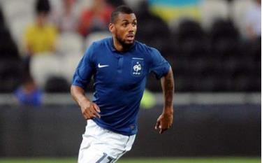 Yann M'Vila chịu án phạt nặng nề từ LĐBĐ Pháp vì thói vô kỷ luật.