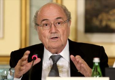 Ông Sepp Blatter cho rằng Qatar cần phải nghiêm túc nhìn nhận vấn đề. Nếu không FIFA sẽ buộc phải có biện pháp trừng phạt mạnh tay