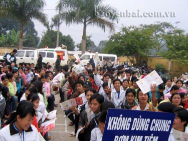 Tuyên truyền phòng chống ma túy, HIV/AIDS
trong học sinh THPT.
