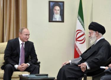 Tổng thống Putin gặp thủ lĩnh tinh thần tối cao Iran Ali Khamenei ngay khi đến Tehran ngày 23-11.