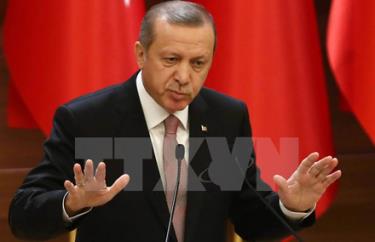 Tổng thống Thổ Nhĩ Kỳ Recep Tayyip Erdogan (ảnh) ngày 26/11 tuyên bố Ankara không phải là bên phải xin lỗi vụ bắn hạ máy bay Nga.