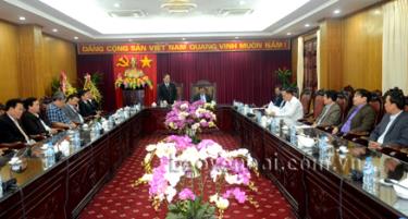 Quang cảnh buổi làm việc.