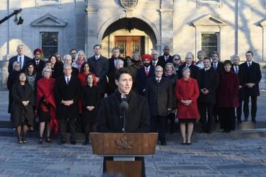 Thủ tướng Canada Justin Trudeau và các thành viên nội các mới.