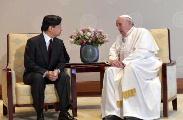 Giáo hoàng Francis hội kiến với Nhật Hoàng Naruhito tại Hoàng cung Nhật Bản.