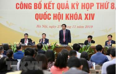 Tổng Thư ký, Chủ nhiệm Văn phòng Quốc hội Nguyễn Hạnh Phúc chủ trì họp báo.