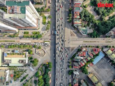 Hầm chui có kết cấu bê tông cốt thép, xây dựng trục thông theo hướng đường Lê Văn Lương.