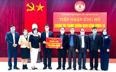 Hội viên Hội Nông dân tỉnh Yên Bái đã ủng hộ 100 triệu đồng phòng, chống dịch bệnh Covid-19.