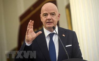 Chủ tịch FIFA Gianni Infantino phát biểu với báo giới tại Jakarta, Indonesia.