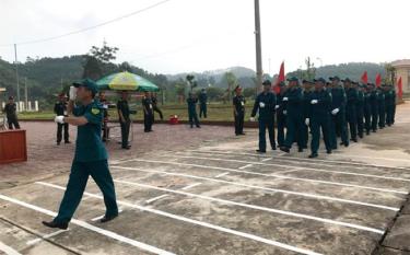 Hội thi đội hình dân quân giỏi được Bộ Chỉ huy Quân sự tỉnh tổ chức hàng năm nhằm nâng cao chất lượng huấn luyện.