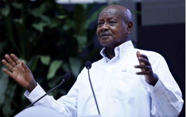 Tổng thống Uganda Yoweri Kaguta Museveni phát biểu tại Diễn đàn doanh nghiệp Việt Nam - Uganda.